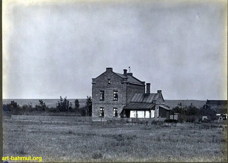 село бахмутское донецкой области. бахмут руины. 1 школа в украине город бахмут. бахмут улица бахмутская. бахмут бахмутское.