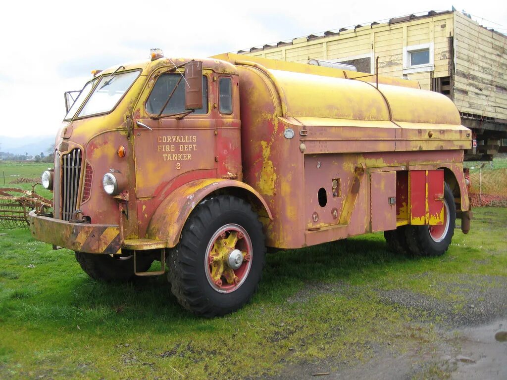 Грузовики Аутокар 1940. Грузовики Autocar. Autocar тягач. Американские Грузовики Autocar.