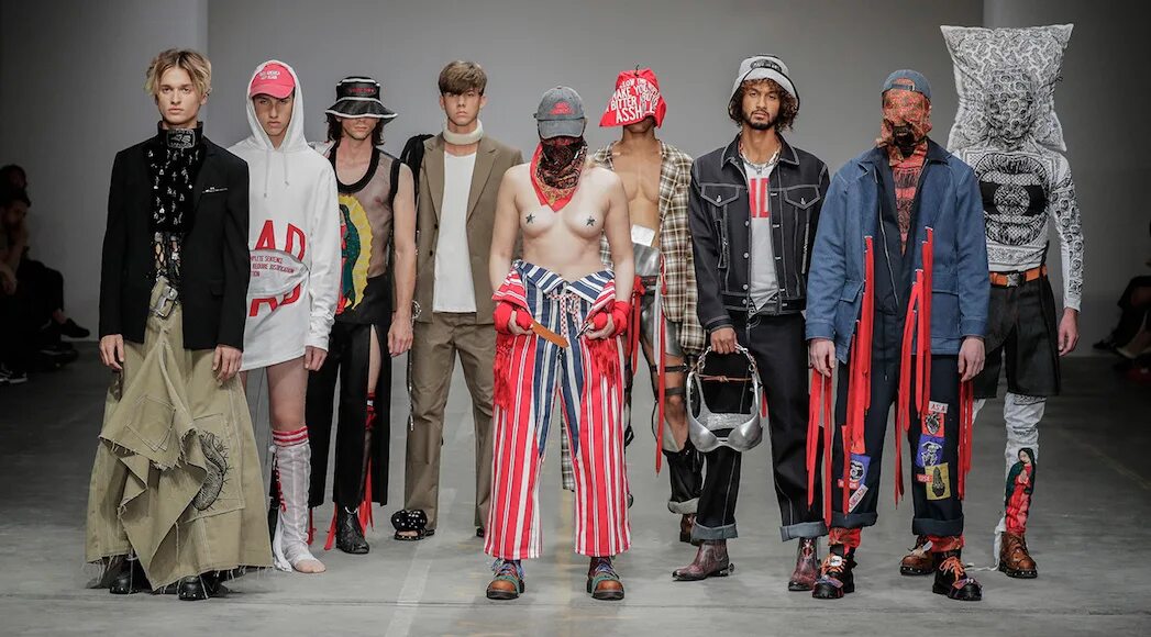 Eastpak коллаборация. Фаррелл уильямс. Коллаборация х. Балмейн. Кензо такада костюмы.