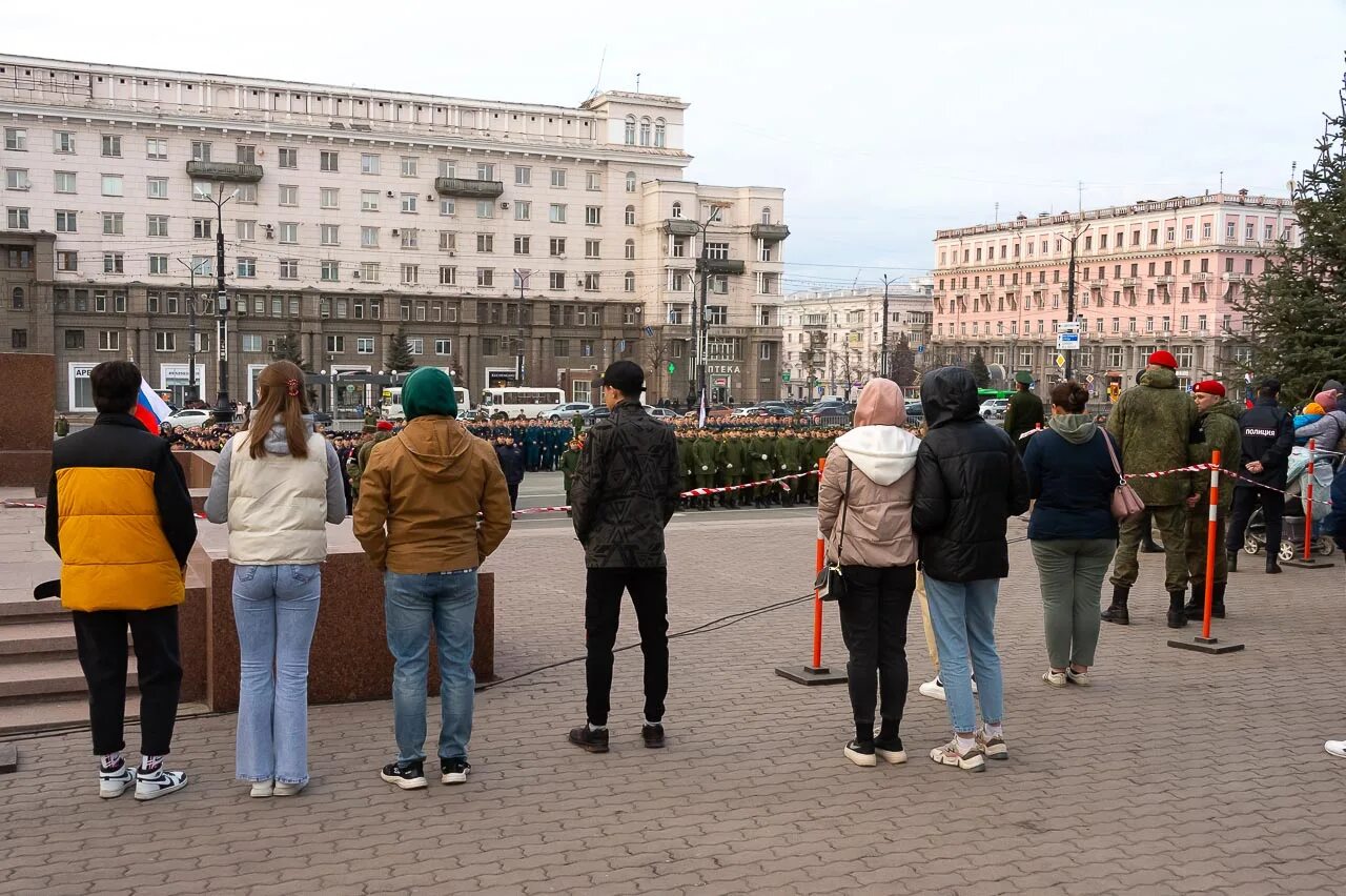 Общественные движения челябинска. Генеральная репетиция. Репетиция праздника. Перекрывают дорогу 4 мая в Челябинске. Челябинский обзор.