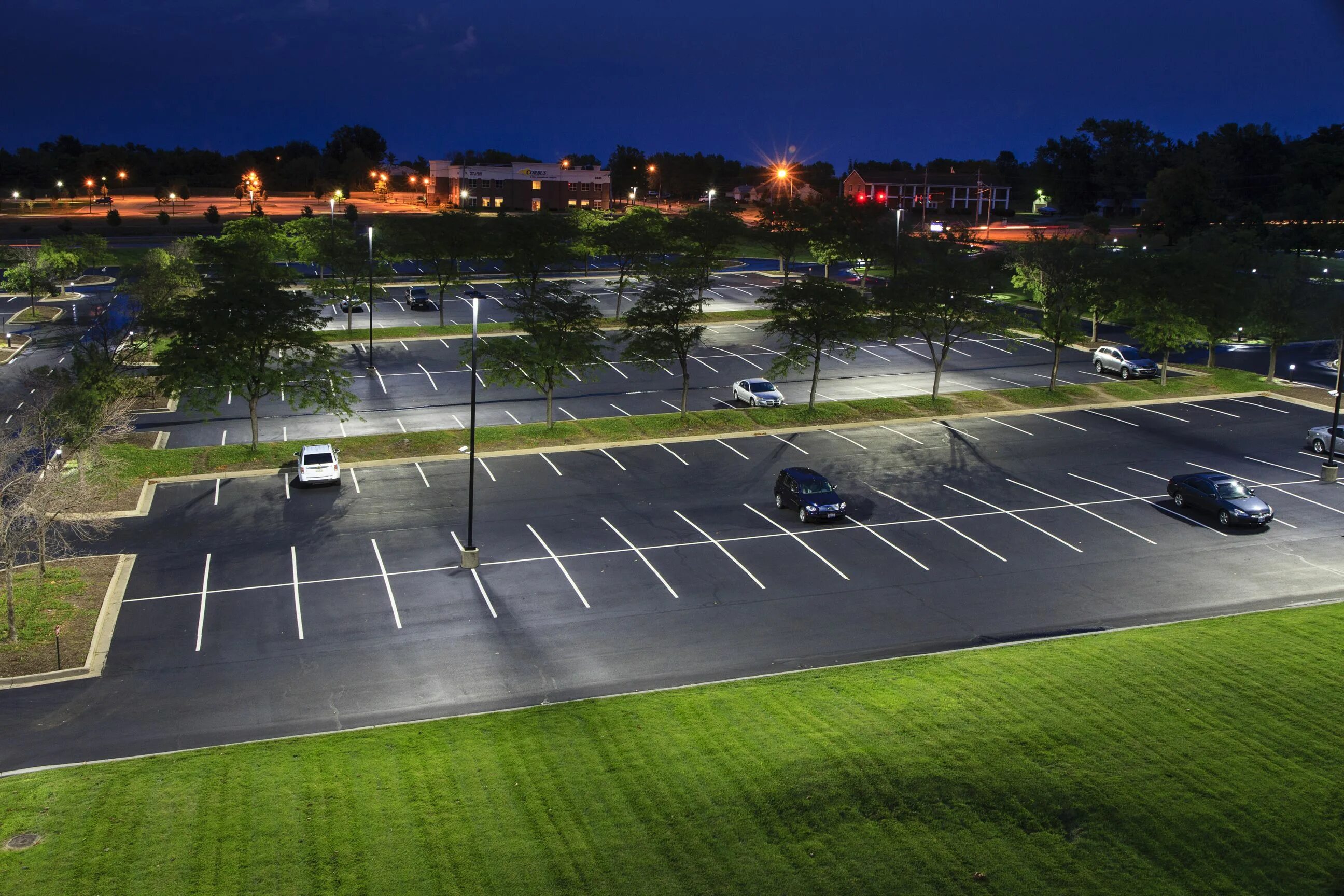 Area lighting. Парковка. Автомобильная стоянка. Красивая парковка. Уличная парковка.