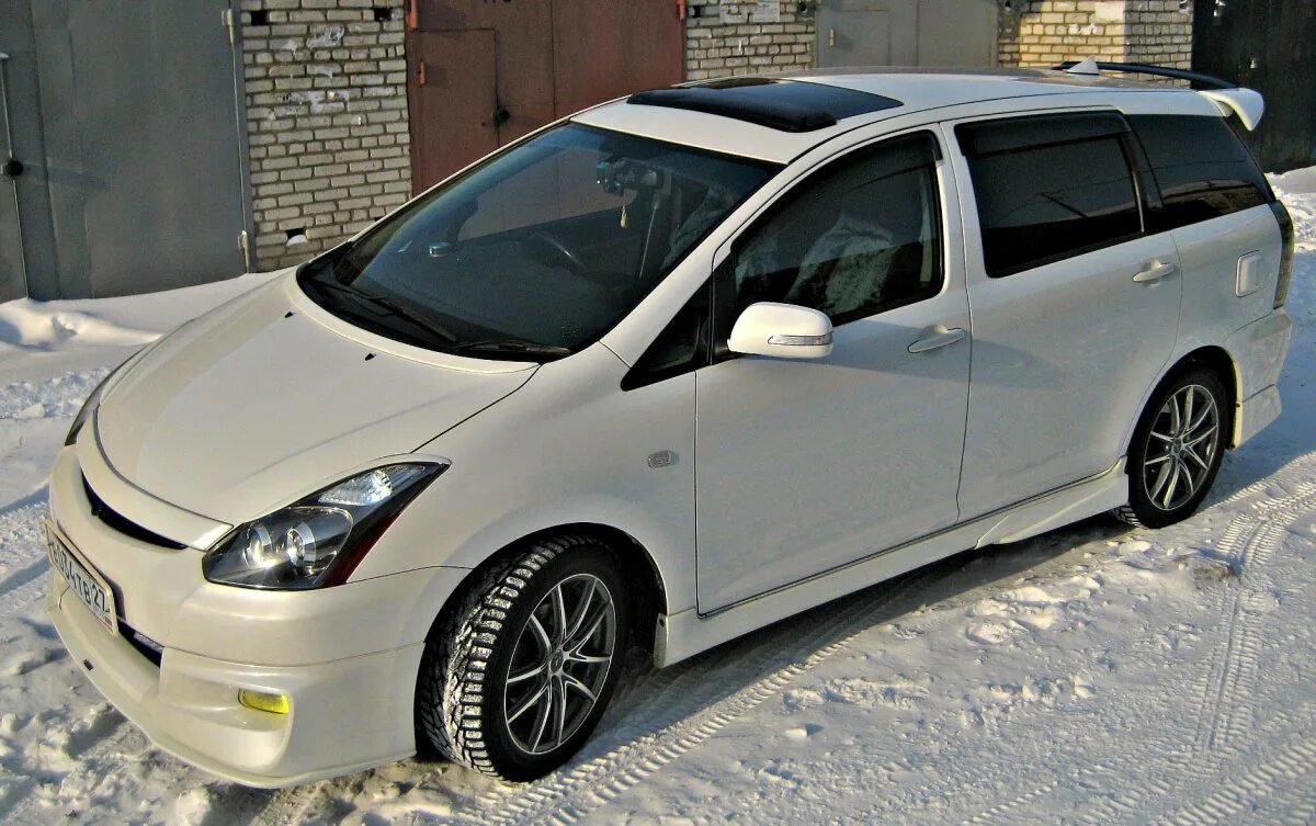 Wish тюнинг. Toyota wish 2015. тойота виш 2003. тойота виш 10. тойота виш 10 кузов.