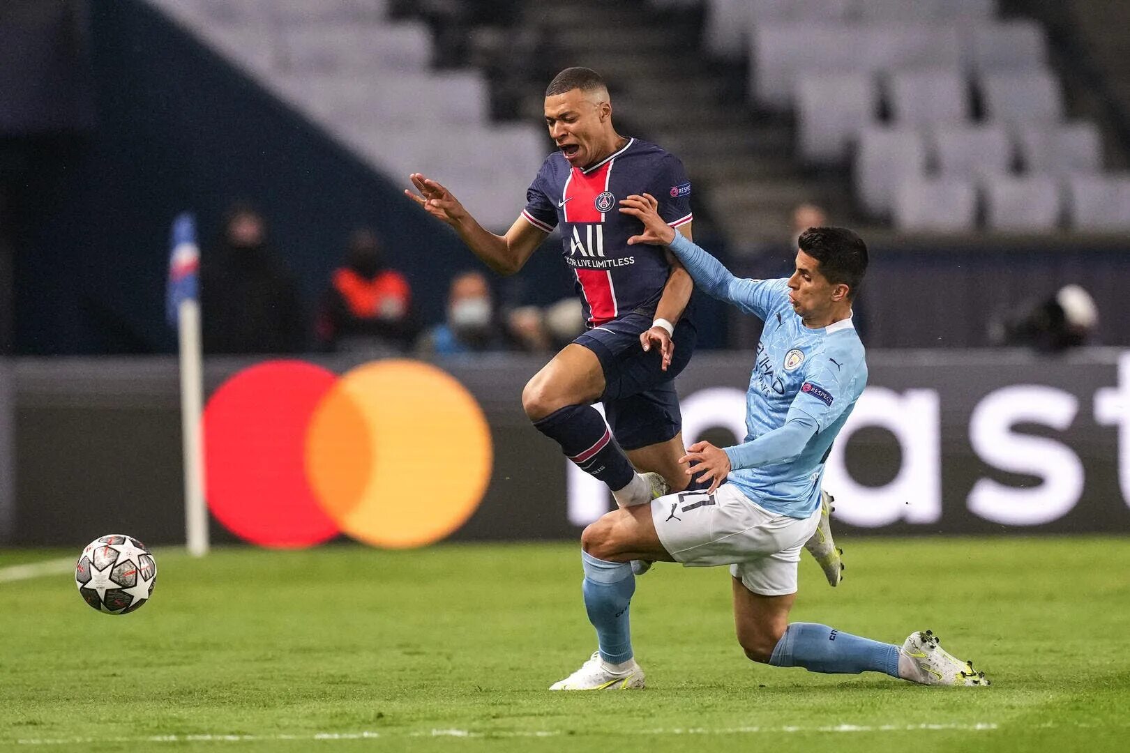 Мбаппе франция. Софьян буфаль. Сборная франции чм 2018 финал. Лион страсбург эмблема. Софьян буфаль.