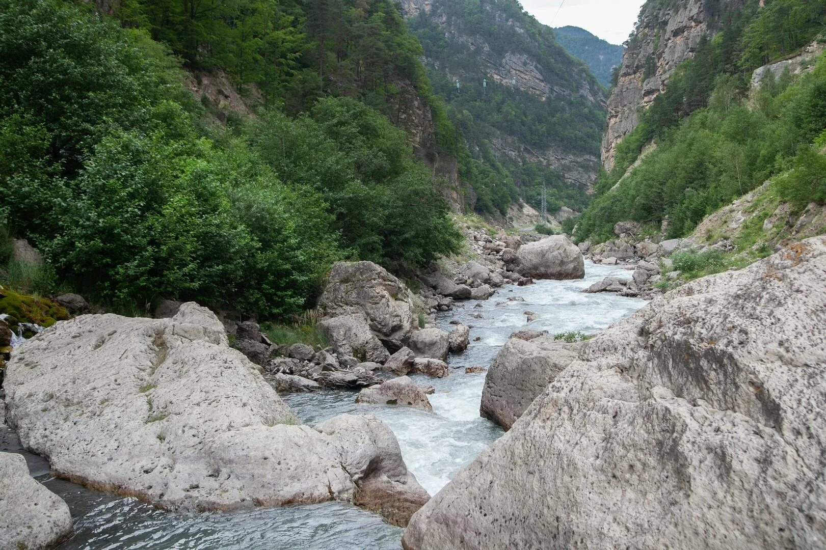 Река в закавказье 5. Ущелье реки Асса Ингушетия. Река Асса фото. Каньон реки Асса. Река Асса Киргизия.