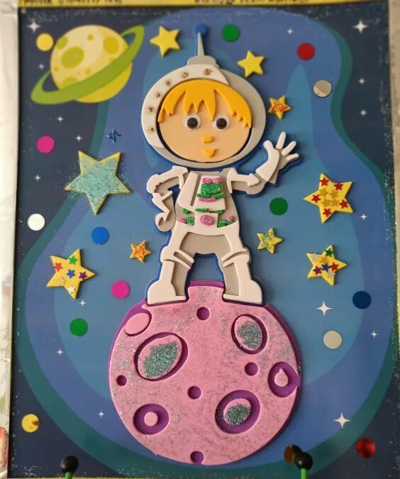 Детское творчество космос. Конкурс поделок ко Дню космонавтики. Творческая работа ко Дню космонавтики. Космическое путешествие для детей поделка.