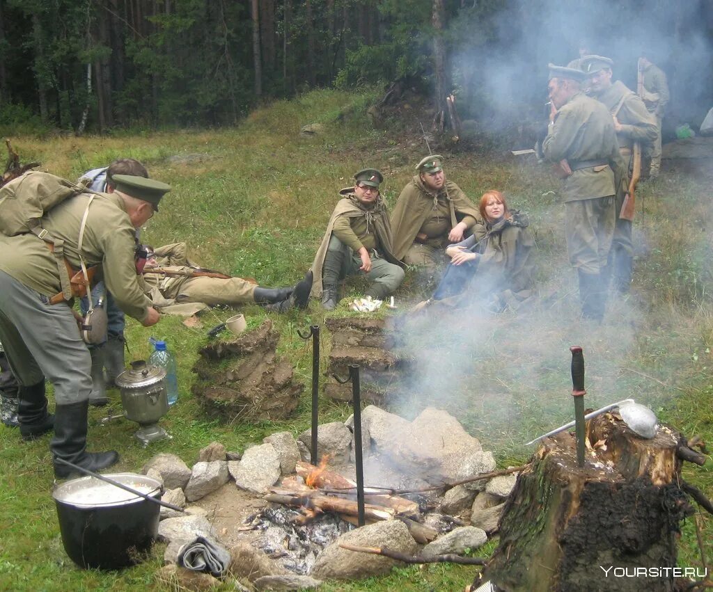 Петров охотники на привале. Василий перов охотники на привале. Перов – охотники на привале. Расположились на привал. Охотники на привале картина перова.