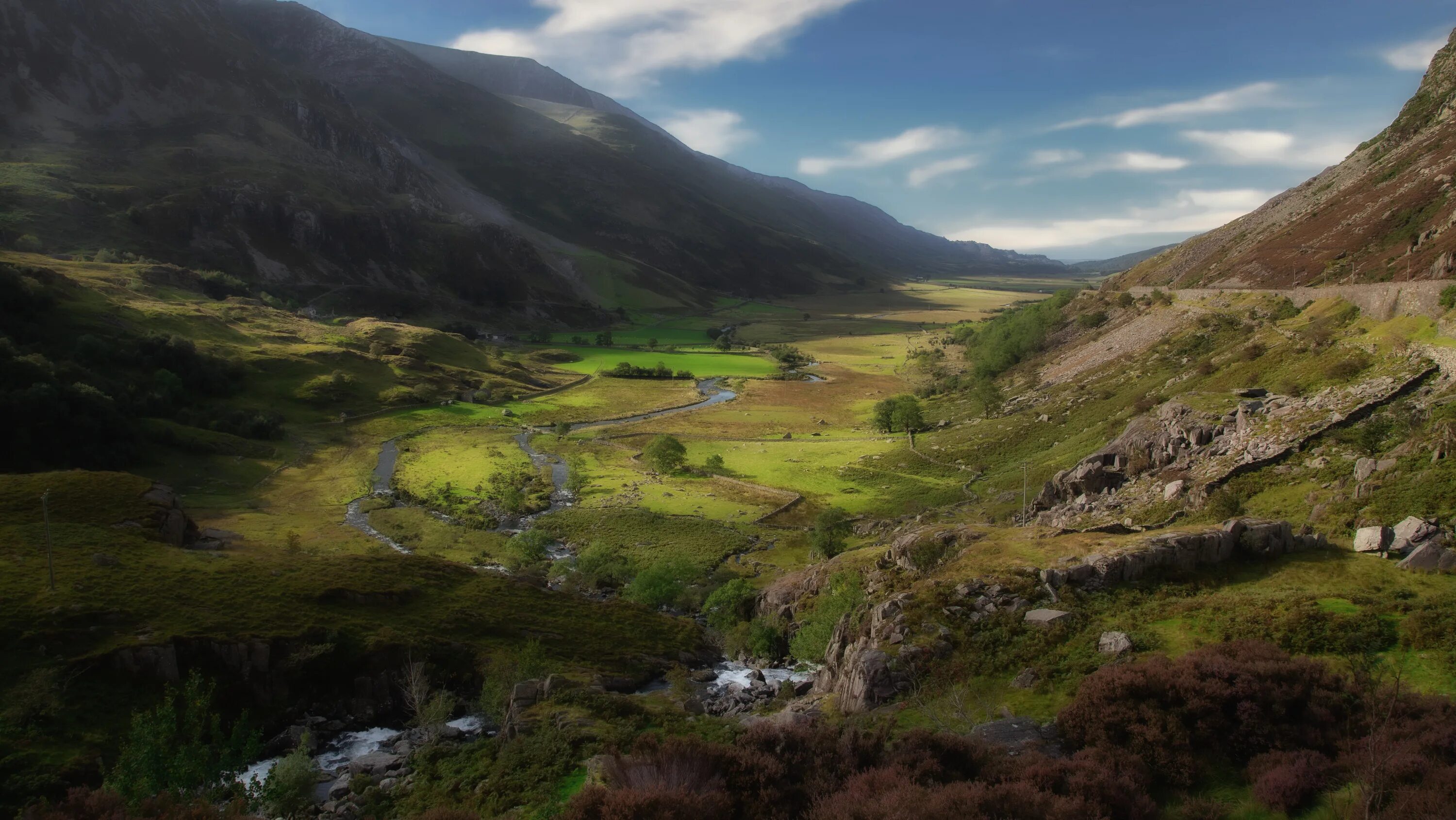 Mountains of great britain. Национальный парк Сноудония Уэльс. Wales национальный парк Сноудония. Гора Сноудон в Уэльсе. Сноудония Уэльс холмы.