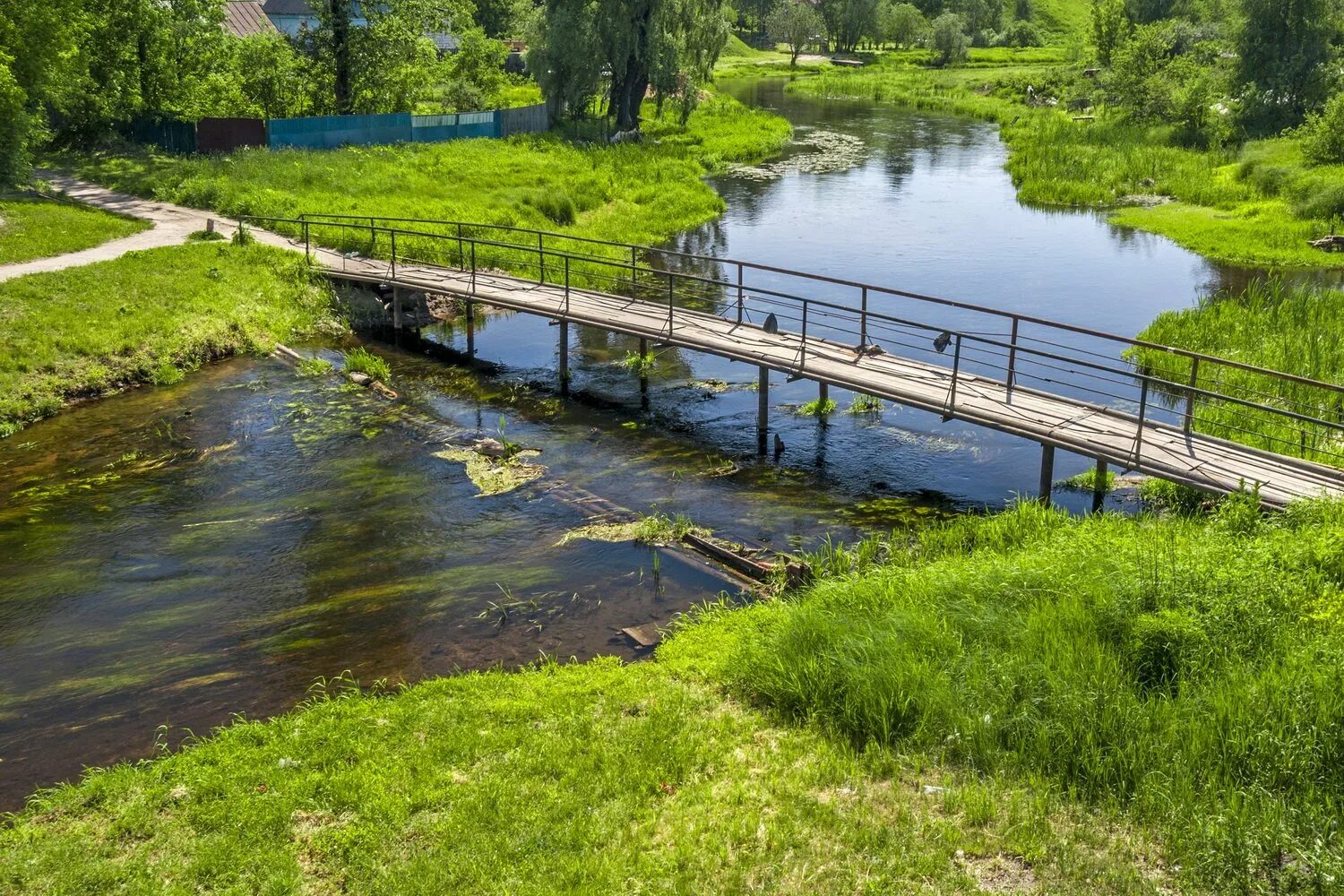 Где на бережке. Река Скалба Ивантеевка. Река Скалба Пушкино. Река Клязьма Мытищи. Река Клязьма Пушкино.