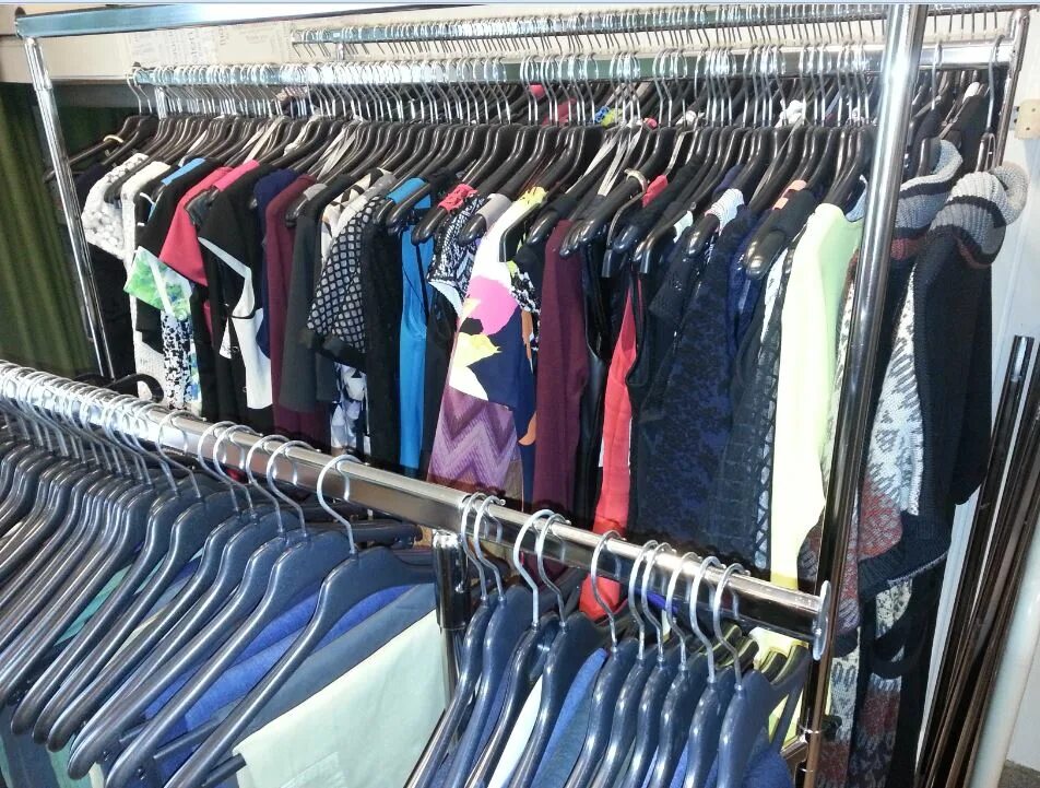 сток одежда из европы. склад одежды. склад одежды. оптовые базы одежды. склад одежды.