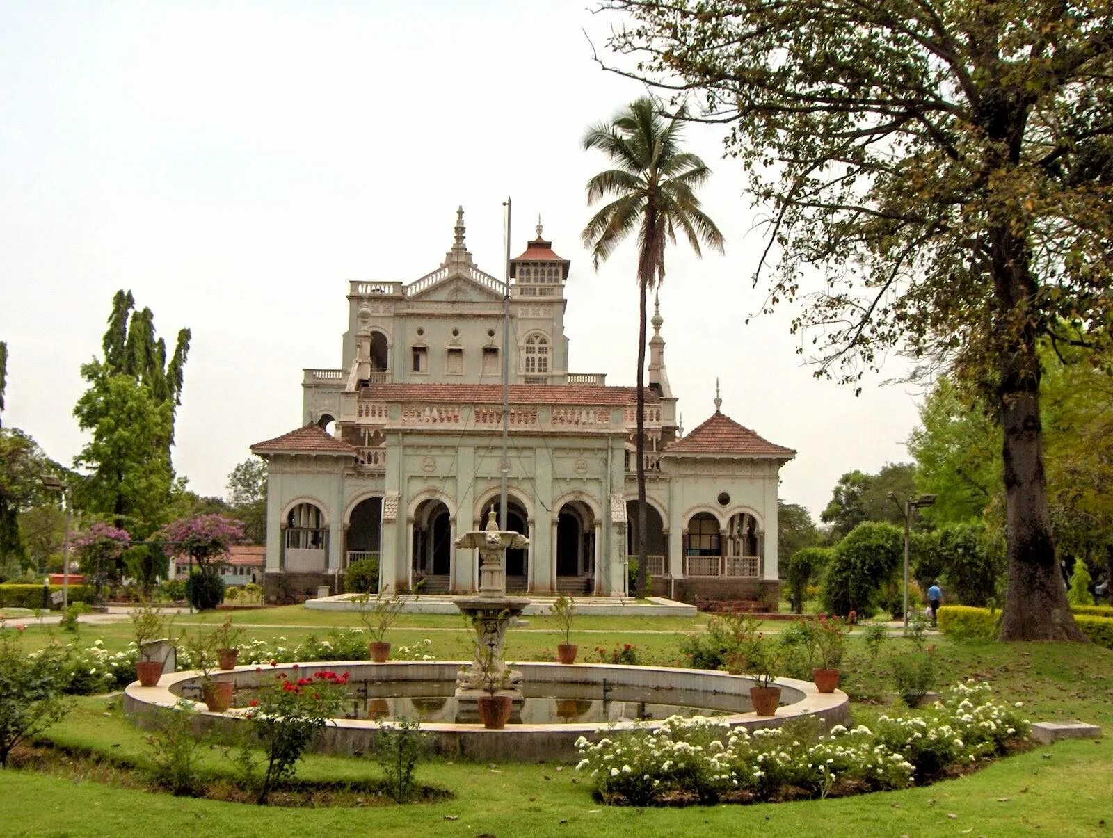 Пуна город в индии. Пуна индия фото. Парк во вриндаване. Пуна в штате махараштра. Индия достопримечательности пуне.
