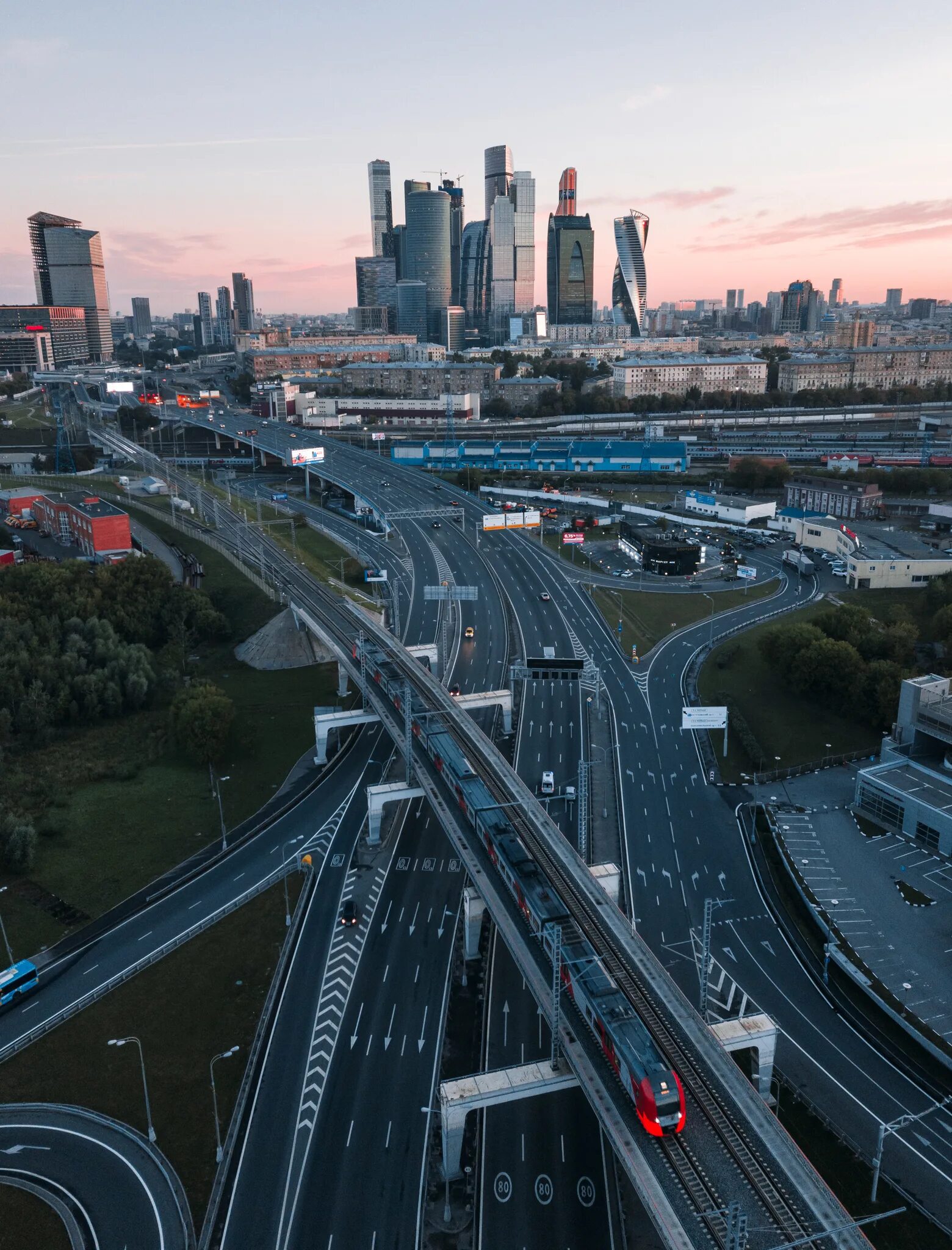 Транспортный центр город москва. Вид Москвы живописный мост Москоу Сити. Кутузовский проспект Москва Сити. Москва Сити ТТК. Москва вид с ТТК.