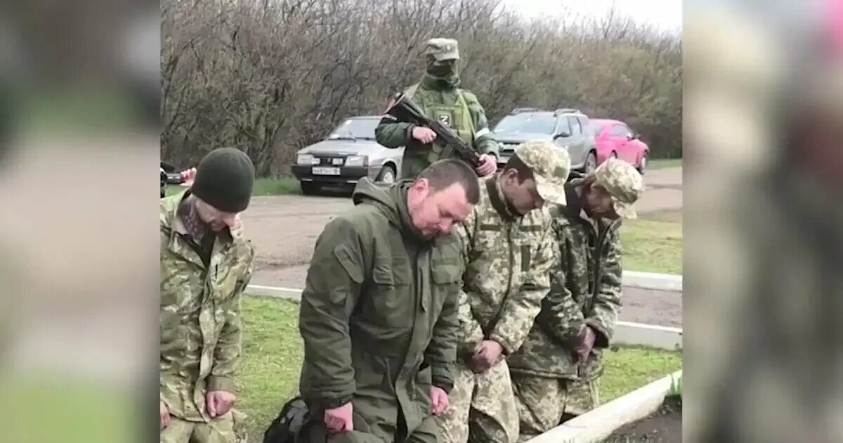 Расстреляли пленного украинца. Расстреляли пленного украинца. Расстрел военнопленных всу. Расстреляли пленного украинца. Расстрел украинских военнопленных.