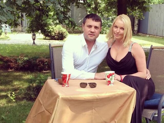 Бахтияр салимов. Волочкова и бахтияр салимов фото. Бахтияр и волочкова фото. Бахтияр салимов. Волочкова и бахтияр.
