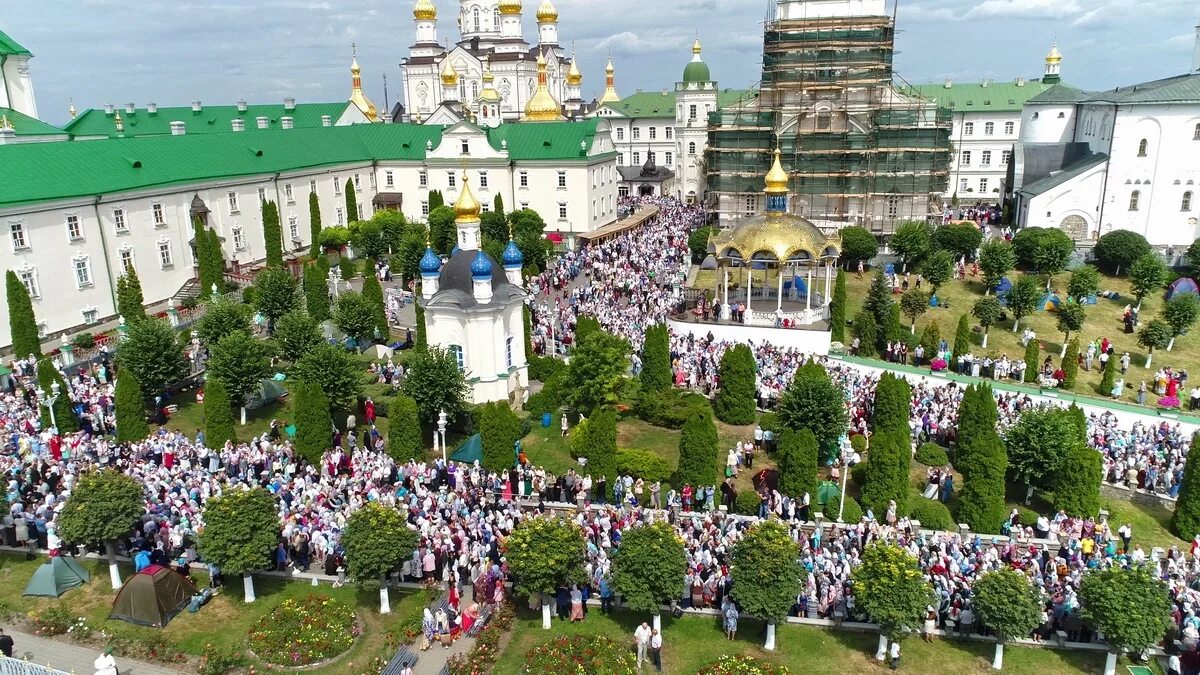 Свято успенской почаевской. Свято-Успенская Почаевская Лавра. Успенская Почаевская Лавра.