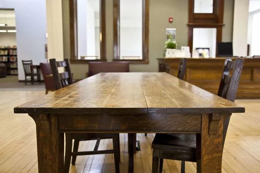 Обеденный стол Jimi из массива дуба IMR-1051972. Красивый деревянный стол. Массивный стол из дерева. Стол деревянный обеденный. Стол обеденный из массива дерева bestkaminy ru