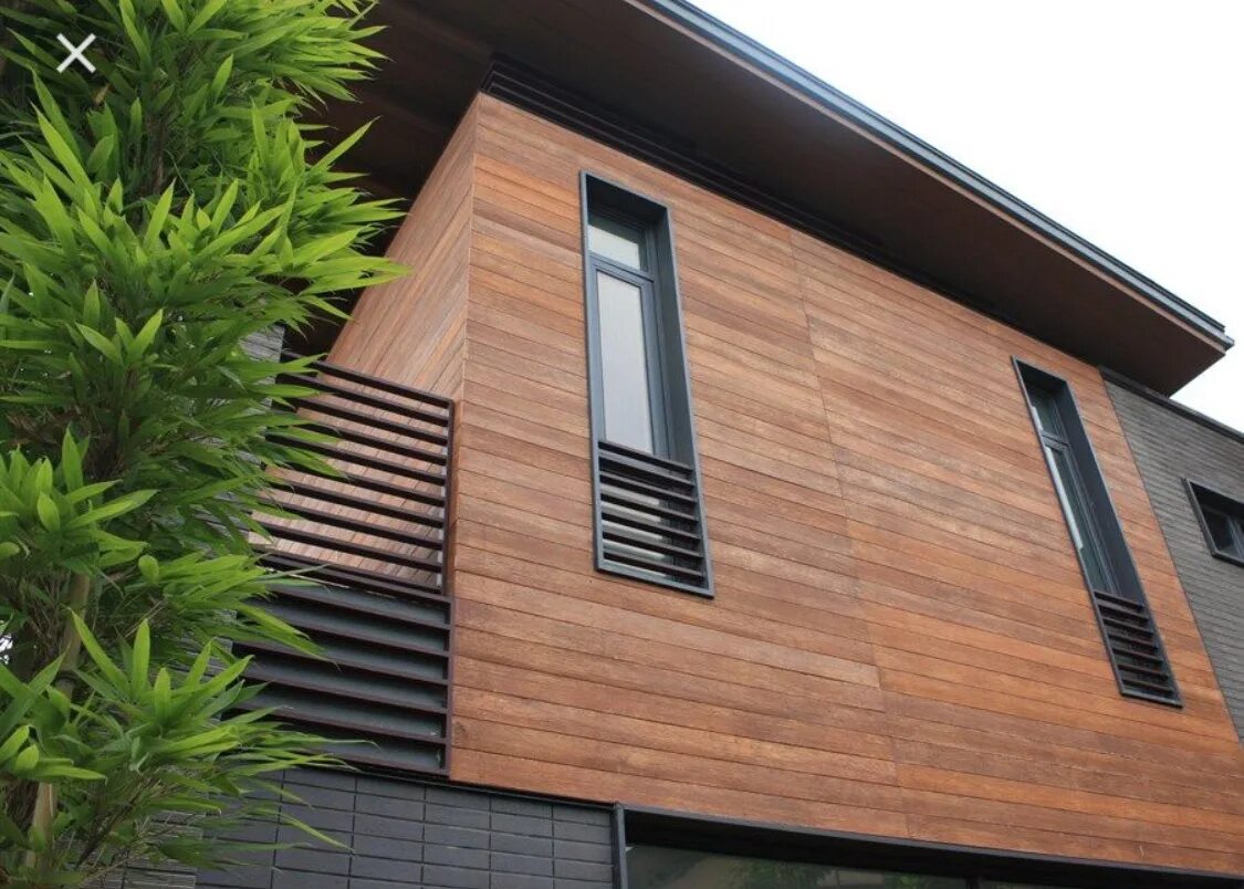 Под деревянным фасадом. Термодревесина планкен. Под деревянным фасадом. Планкен дпк. Планкен лиственница.