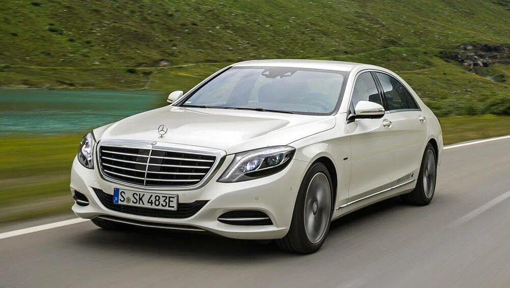Mercedes-Benz S500 AMG Sports Package 2013 года выпуска для рынка Великобритании