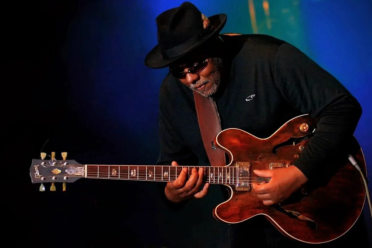 Howlin wolf smokestack lightning. Dirty blues. Billy earl mclelland - highway blues. Blue-jean-blues фф. Billy blues.