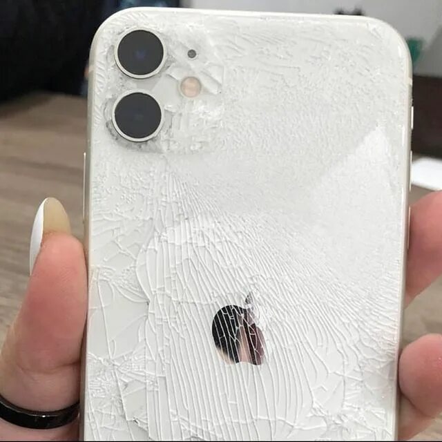 разбил iphone 11. разбил iphone 11. Iphone 13 pro max разбитый. Iphone xr разбит дисплей. Broken iphone 13.