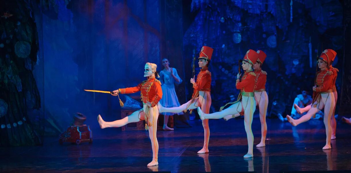 щелкунчик симферополь. щелкунчик краснодар музыкальный театр. балет щелкунчик чайковский амадей. балет щелкунчик в театре сац. щелкунчик симферополь музыкальный театр.