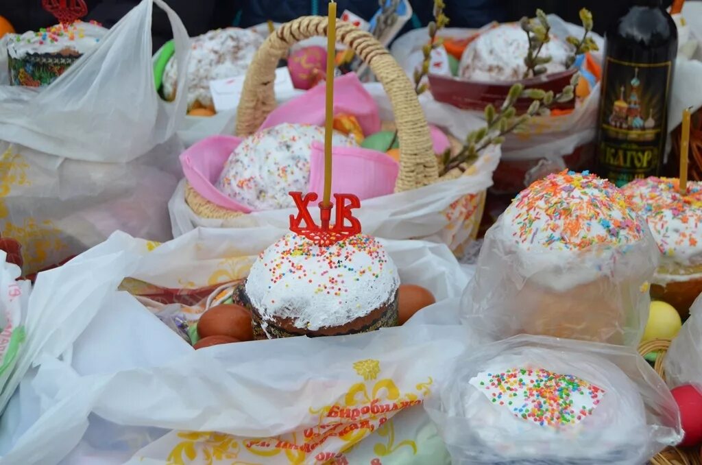 Можно ли с месячными освящать куличи