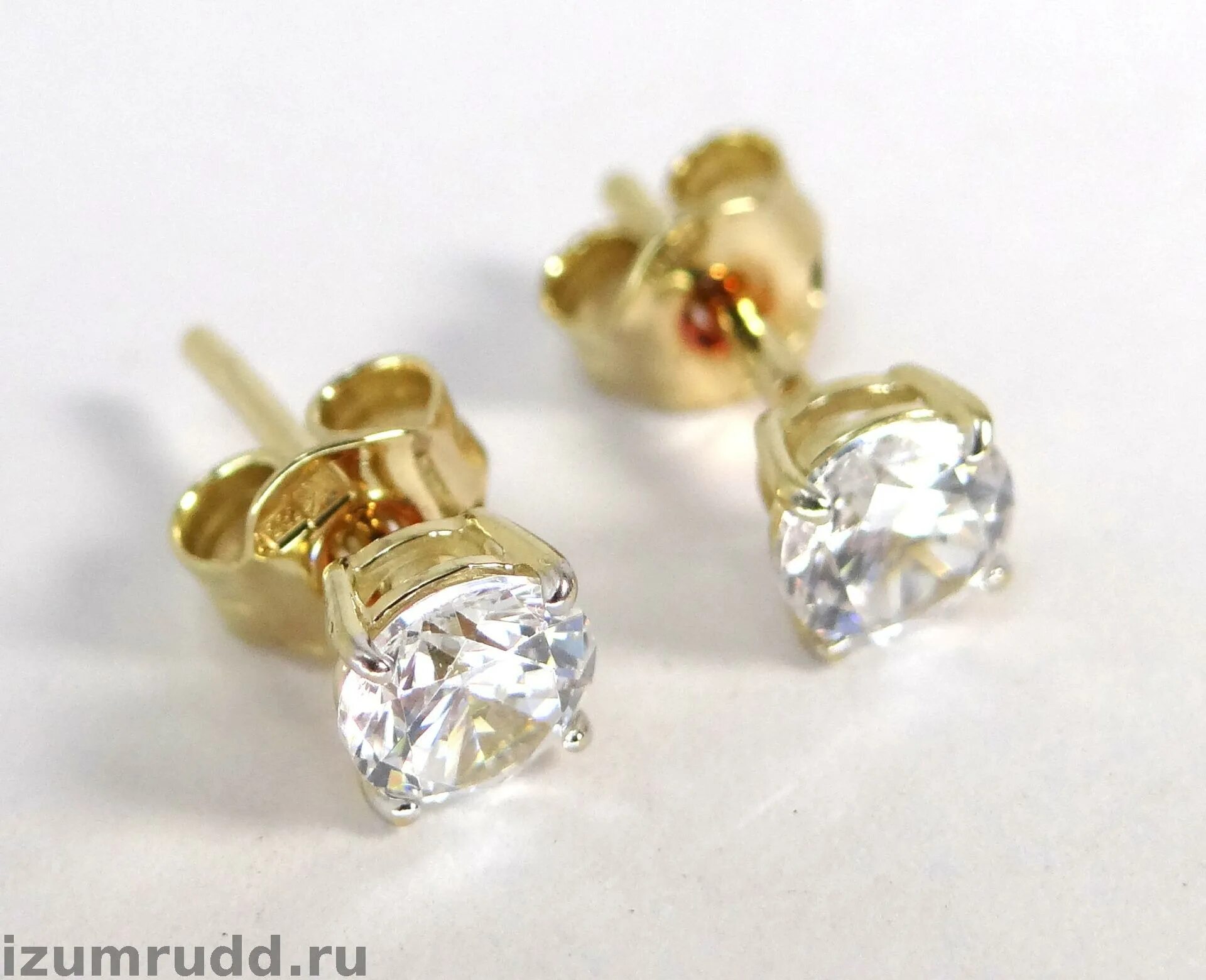 Золотые серьги пусеты 585 пробы. Серьги гвоздики золотые с фианитом 585. Серьги-пусеты из золота с фианитами 585. Серьги-пусеты из золота с фианитами 585. Серьги-пусеты из золота 585.