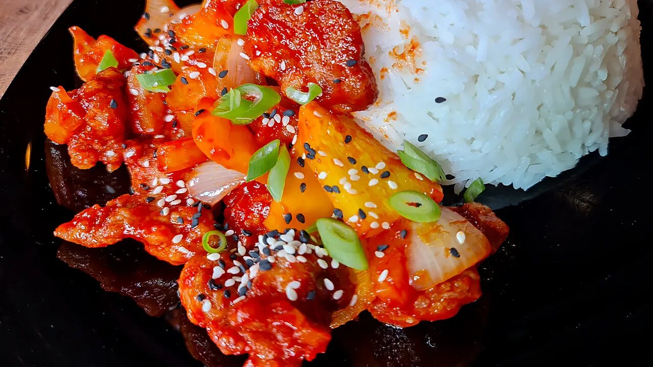 Курица в кисло-сладком соусе в ресторане Wok Style в Москве