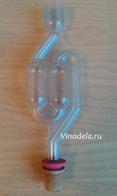Гидрозатвор стеклянный лабораторный. Гидрозатвор для брожения из шприца. Гидрозатвор для брожения на флягу 40. Делаем гидрозатвор. Гидрозамок для браги.