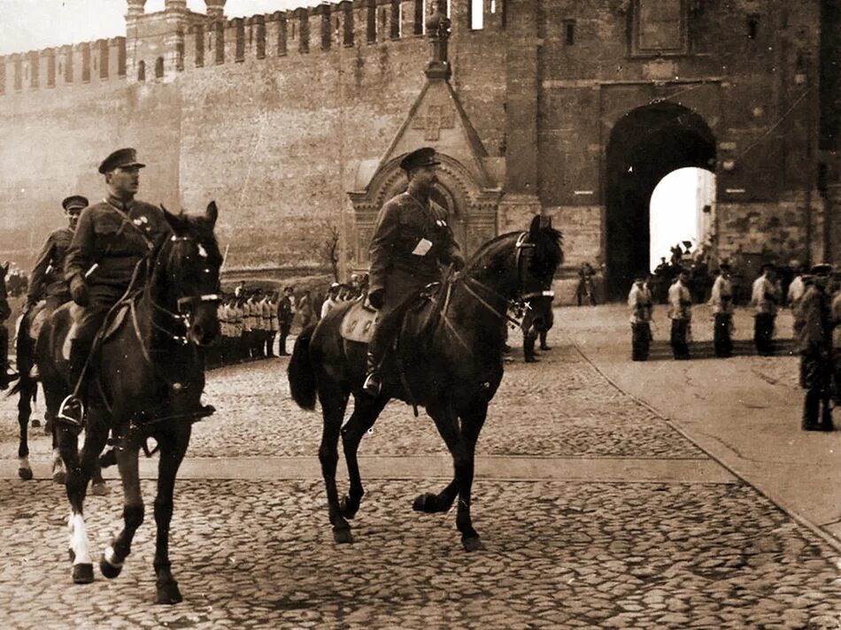 Военная и гражданская жизнь. Фрунзе в 1925 году. Фрунзе 1919.