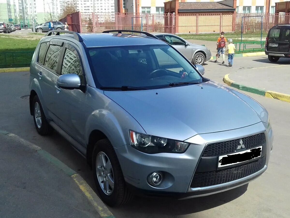 Купить митсубиси аутлендер 2011. Mitsubishi Outlander 2011. Митсубиши Аутлендер 2011. Mitsubishi Outlander 2.0 2011. Митсубиси Аутлендер 2011 года.