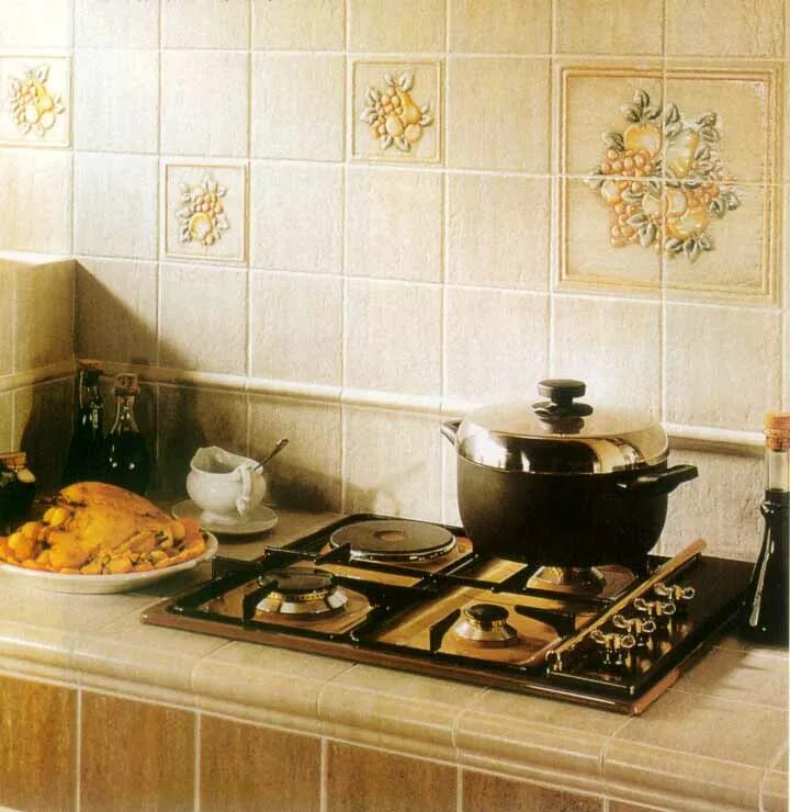 Подобрать плитку кухни. Кафельная плитка для кухни. Керамическая плитка для кухни на стену. Плитка для кухни на фартук. Кафельная плитка для кухни фартук.