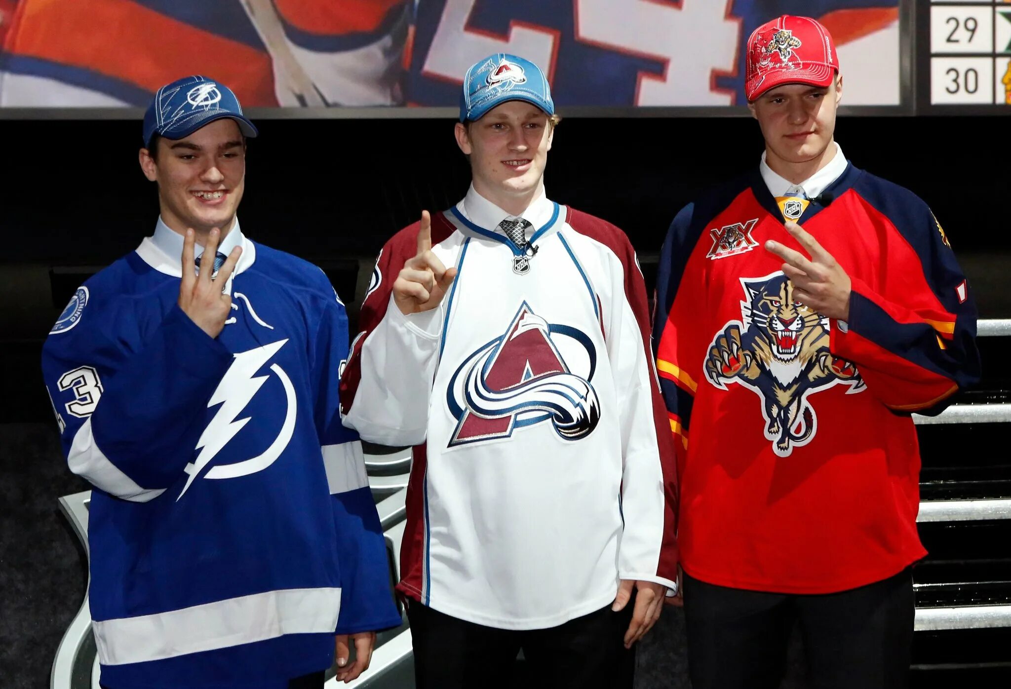 Драфт нхл 2013. 2013 драфт нхл. драфт нхл фото. драфт нхл 2004. nhl draft top3 photos.