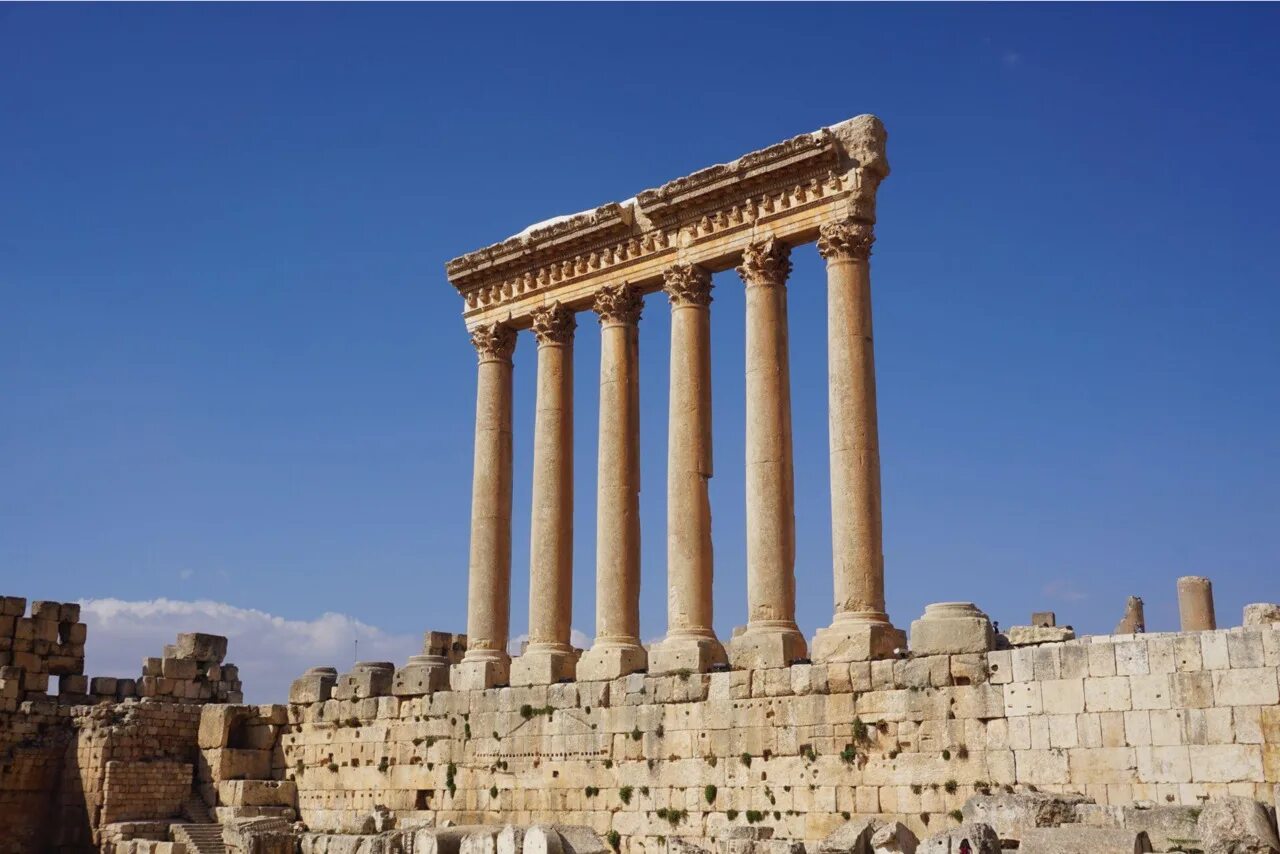 Галерея с колоннами 6 букв. Храм Юпитера в Иерусалиме.
