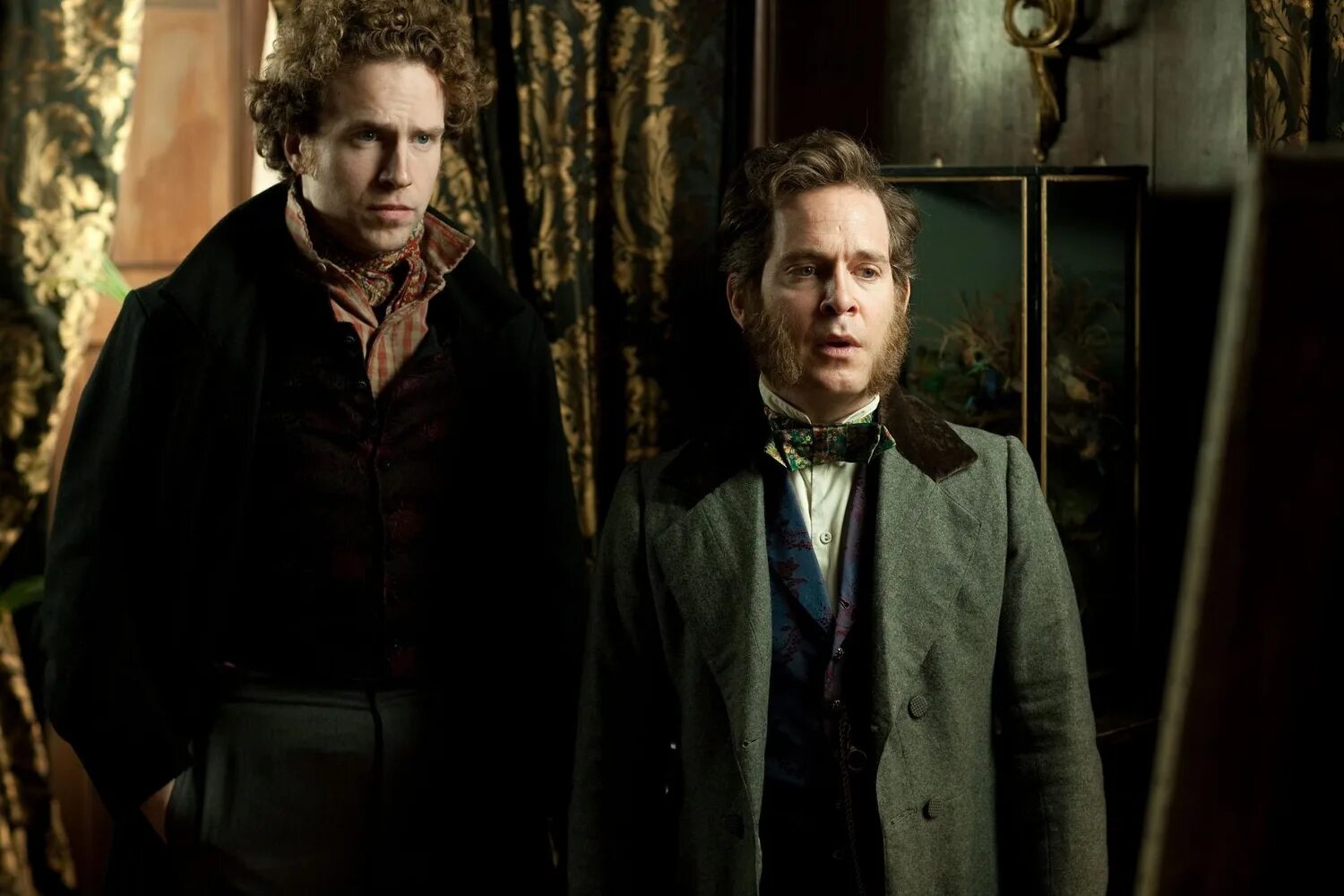 Отчаянные романтики том холландер. Отчаянные тома. Отчаянные тома. Даг сэвант (том скаво). Том скаво.