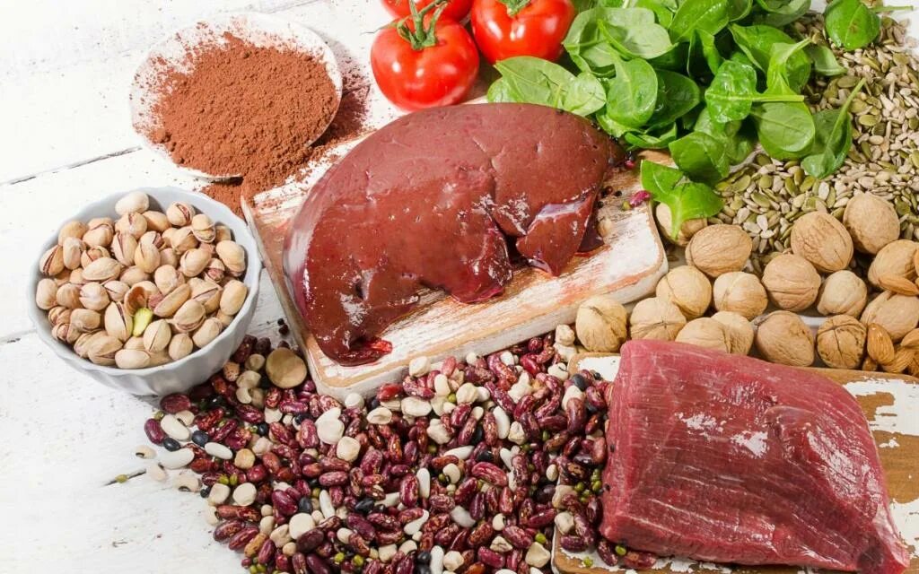 Что едят кроме мяса. Продукты питания повышающие гемоглобин. Продукты для повышения гемоглобина. Продукты при малокровии. Железо в продуктах.