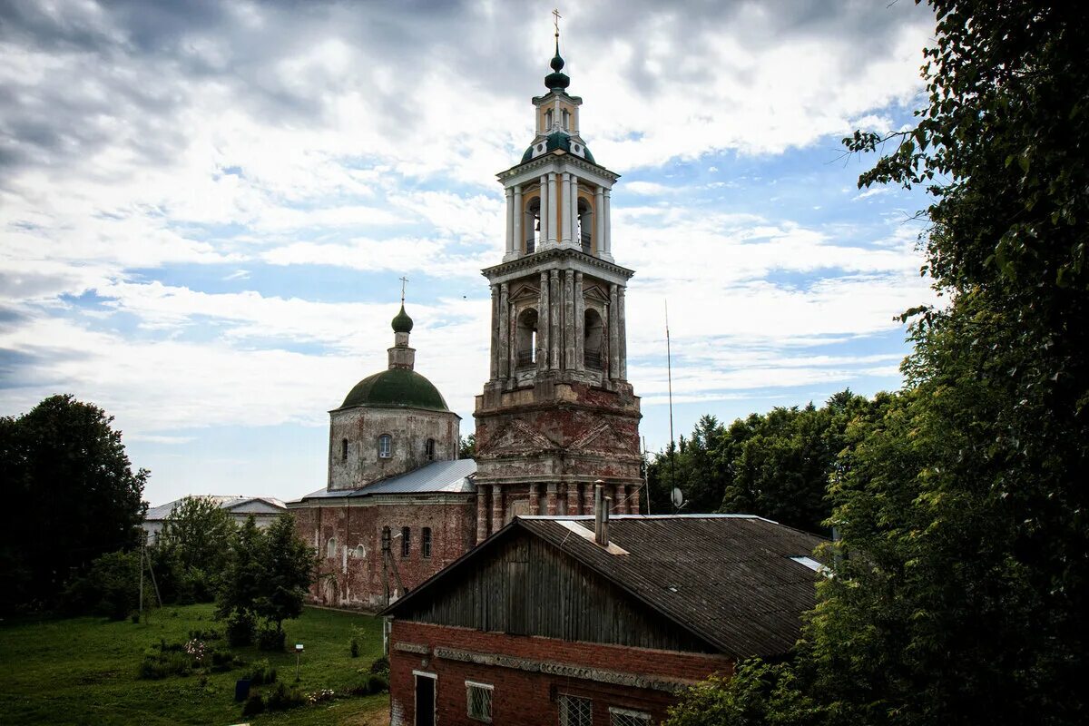 Городок верея. Храм Рождества Христова Верея. Верея Кремль. Храмы города Верея Наро-Фоминского района.