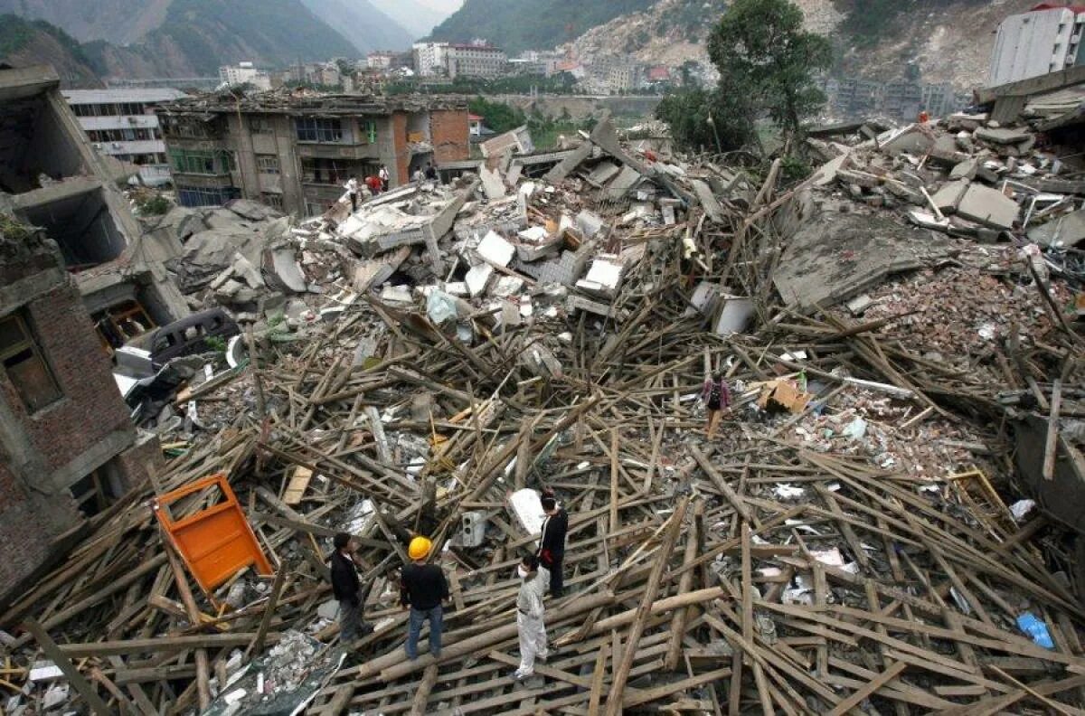 Землетрясение случаи. Землетрясение в Китае 2008 Сычуань. Тянь Шань землетрясение. Землетрясение Сычуань 2008 магнитуда.