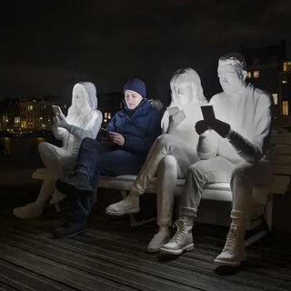 Посвященной современной жизни