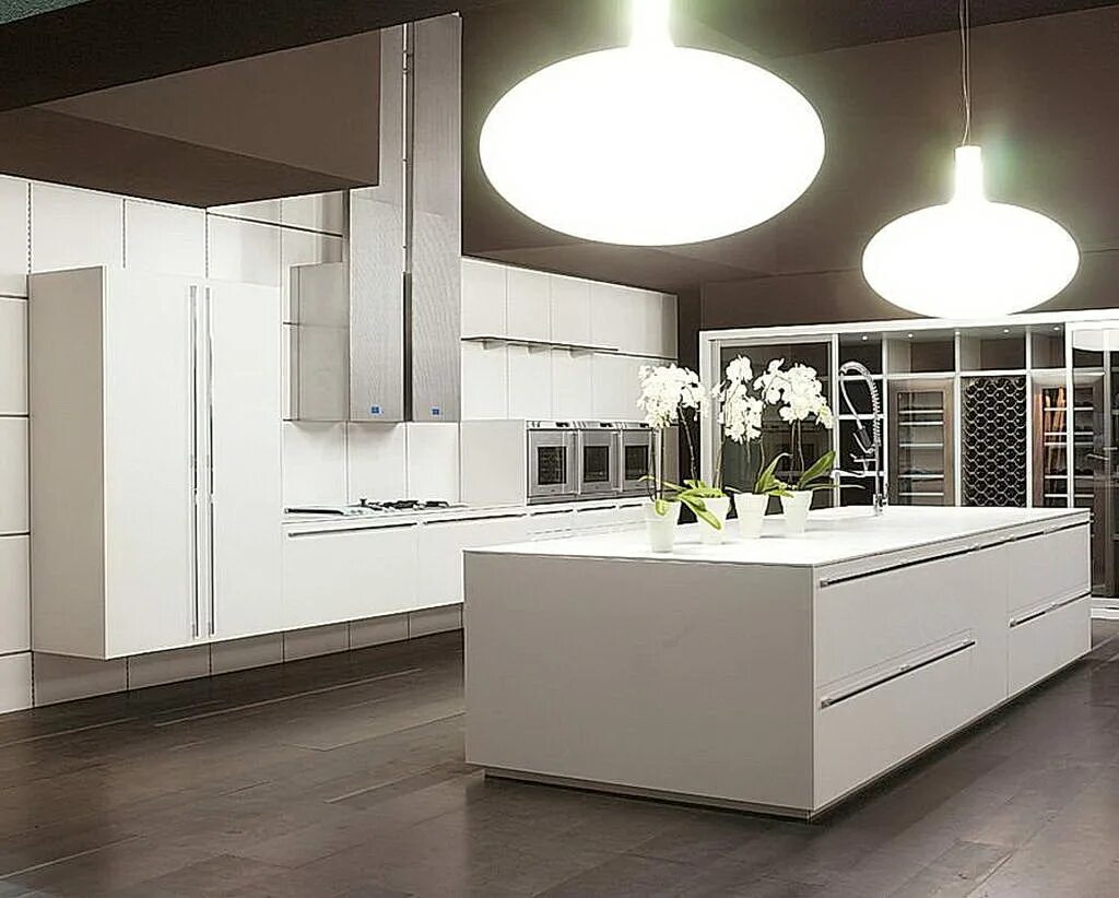 Глянцевая поверхность кухни. Современные кухни. Красивые современные кухни. Белая кухня Модерн. Белая кухня в стиле Модерн.
