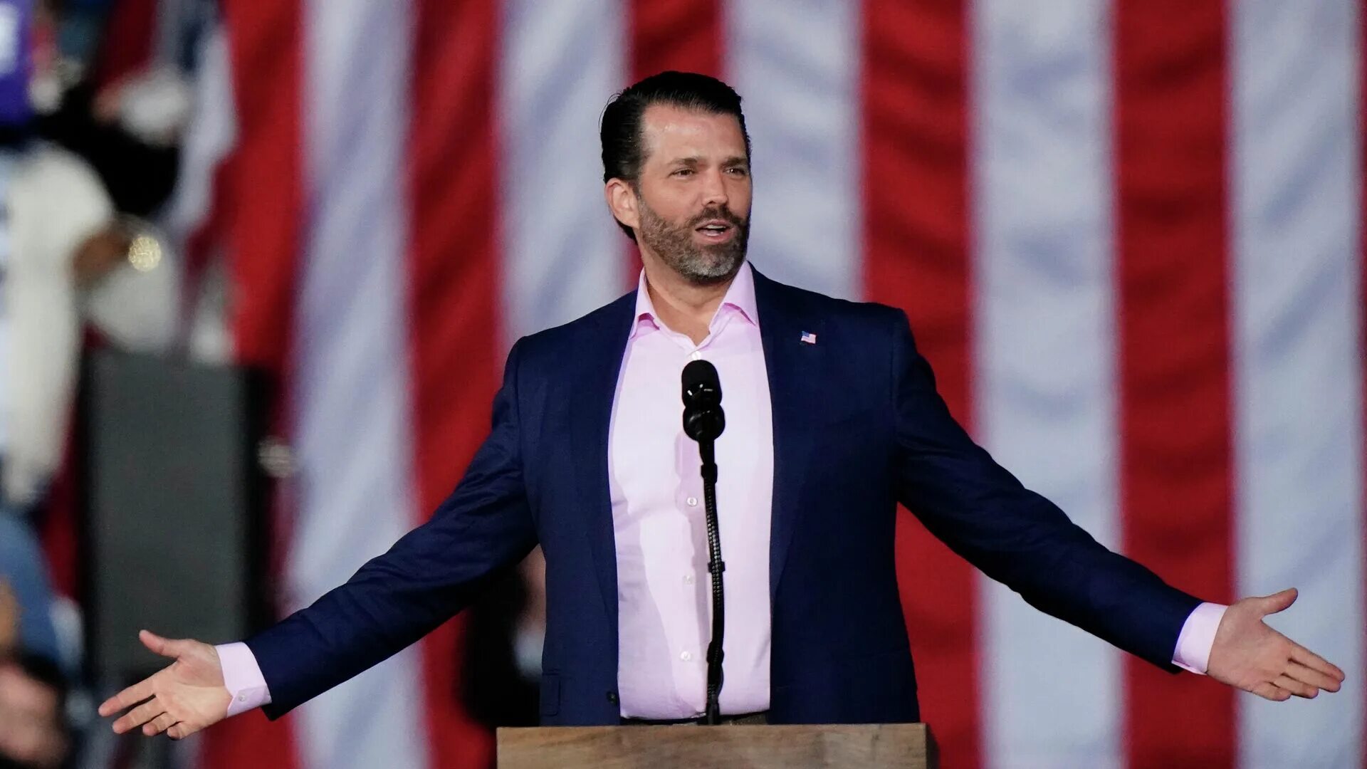 Трамп младший. Donald trump jr. Старший сын дональда трампа младший. Donald trump jr instagram. "donald j.