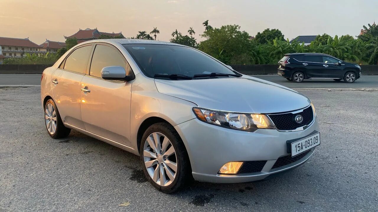 Kia Forte picks up COTY award from NADAguides.com - Autoworld.com.my