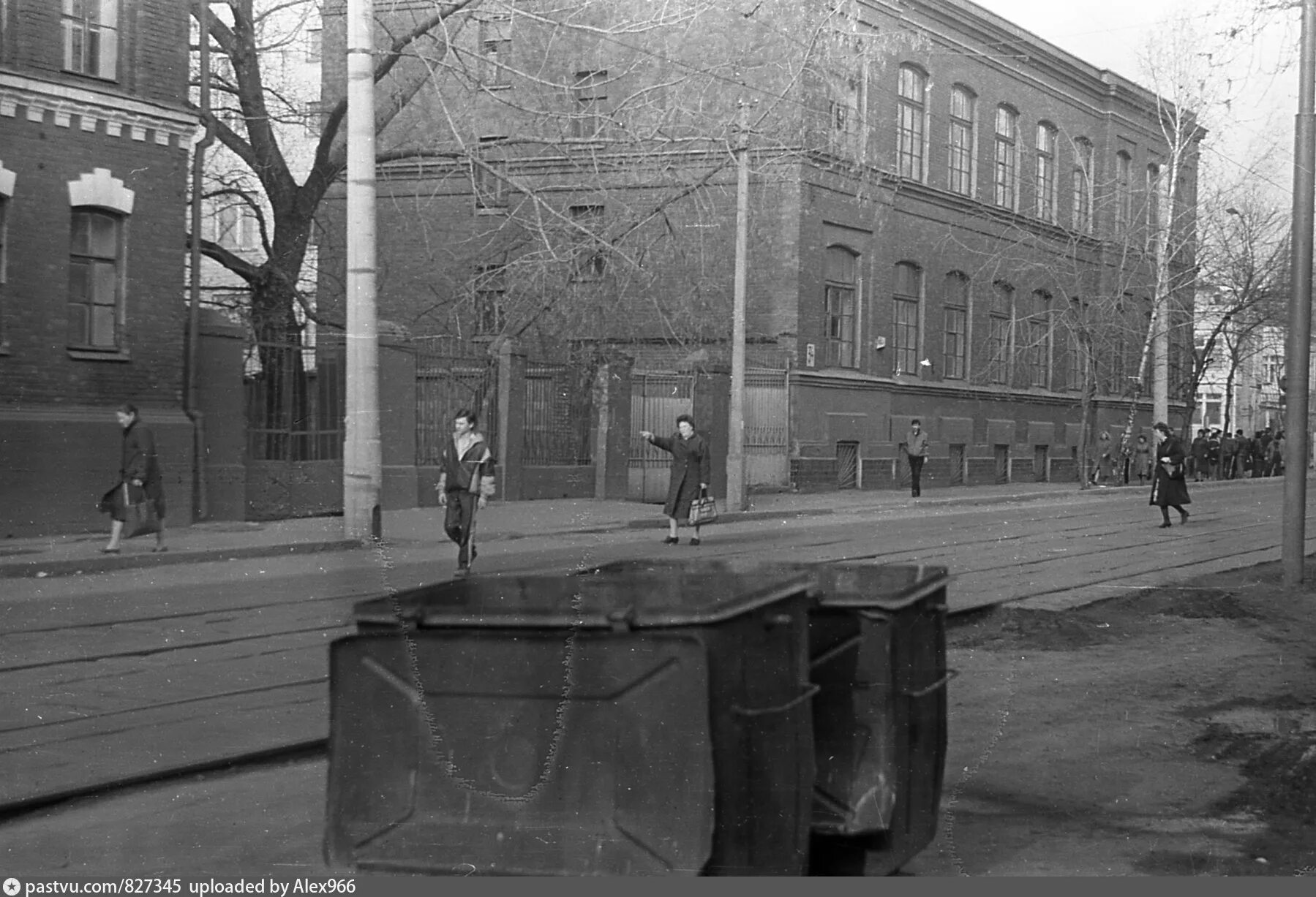 Москва улица калитниковская 41. Профессионально-техническое училище. 5 рота москва. Академика веденеева, 9). Полиграфическое училище 3 на семеновской.