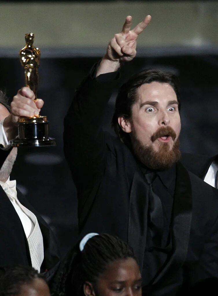 Оскар 2009 Кристиан Бейл. Оскар 2011 года. Кристиан Бейл есть ди Оскар.