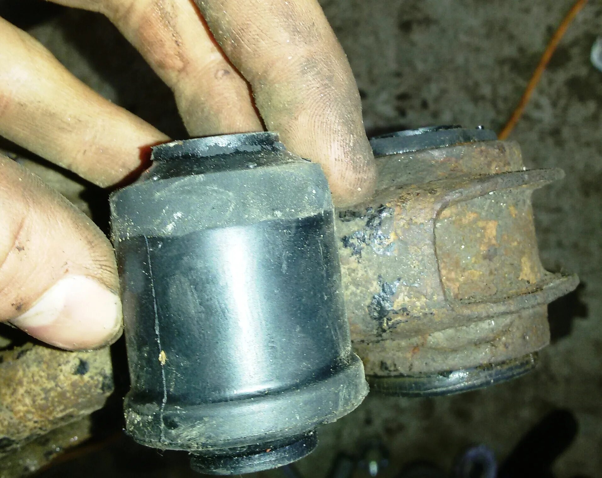 Мазда замена задних сайлентблоков. Задний сайлентблок мазда 3 bk. Сайлентблоки задней балки мазда мпв 2. Комплект сайлентблоков задней подвески мазда 3. Mazda cx5 сайлентблок задний.