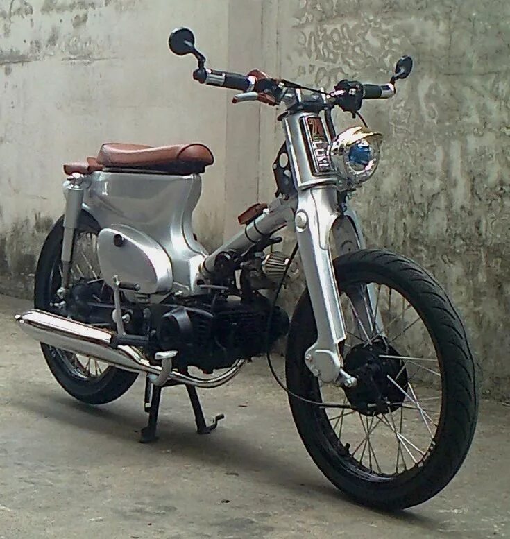 Honda c70. Хонда 70. Honda каб 70 года. Honda 70