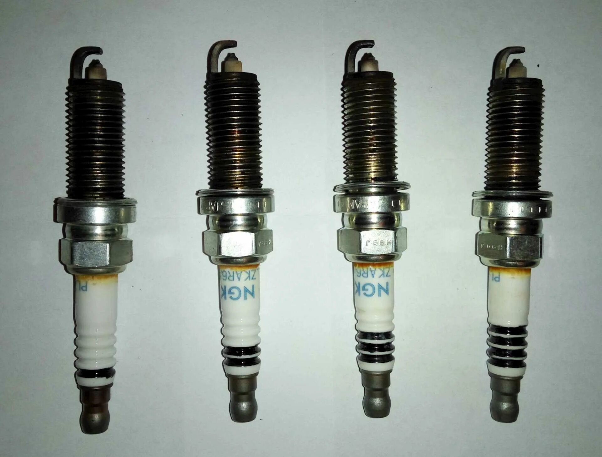 Свеча зажигания нива 21214 инжектор артикул. Свечи инжекторов ваз. Ваз 2114 свечи нжк. Ваз-2107 инжектор свечи ngk артикул. Свечи на ваз 2114 8кл.