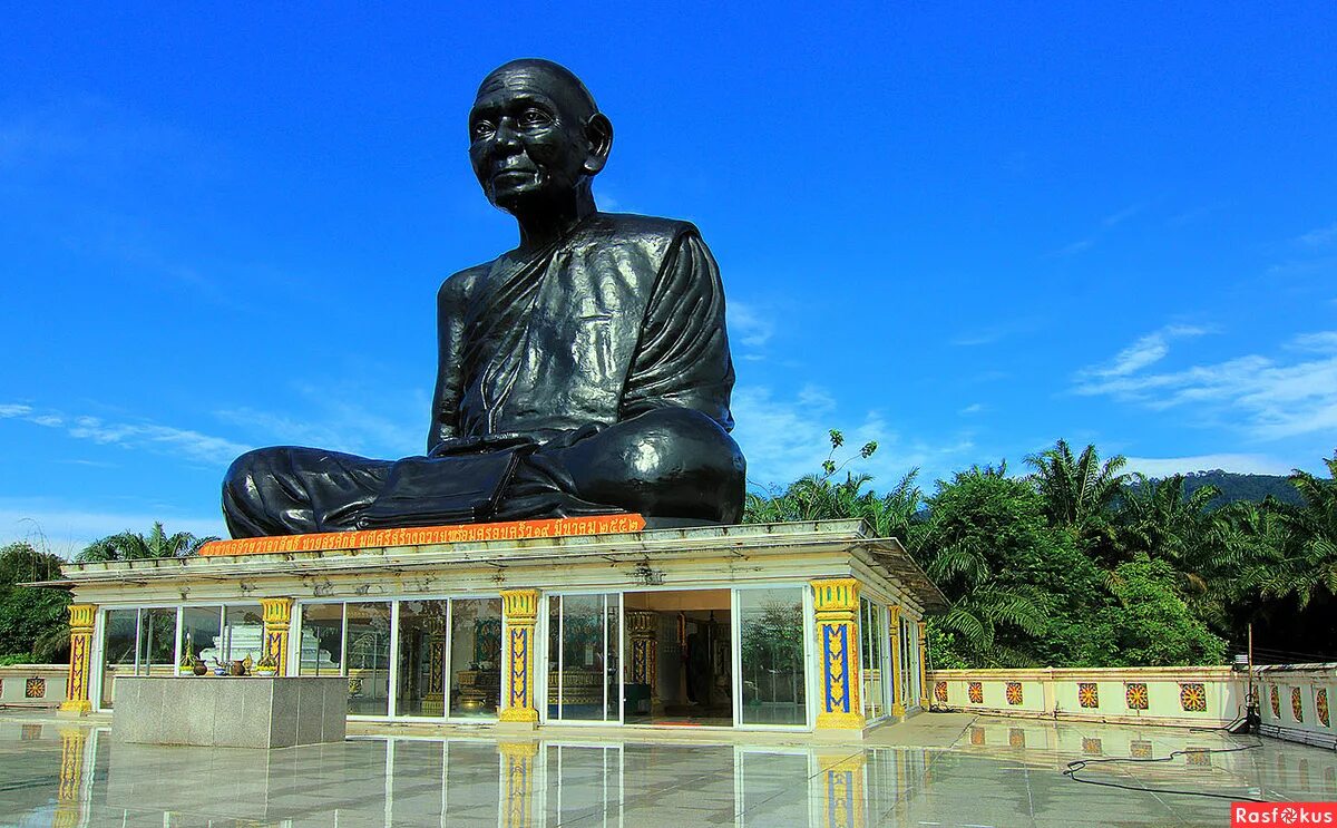 тайланд черный монах. храм wat huay mongkol. храм черного монаха. храм черного монаха. храм чёрного монаха хуахин.