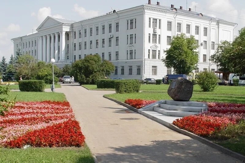 Псковский государственный университет фото. Политехнический институт псков. Псковский государственный университет великие луки. Псковский политехнический институт 1982г выпуска. Эмблема вка им можайского.