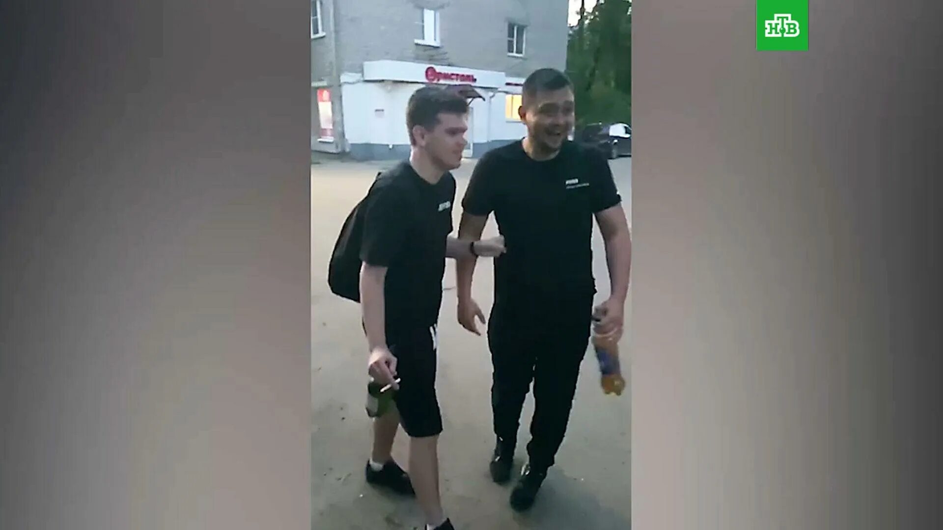 драка в нижнем