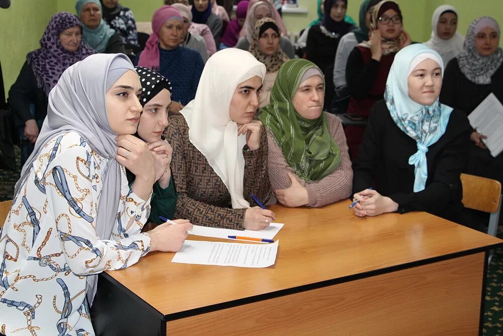 альметьевское исламское медресе. кукмор медресе. медресе для девушек. медресе в казани для детей. женское медресе.